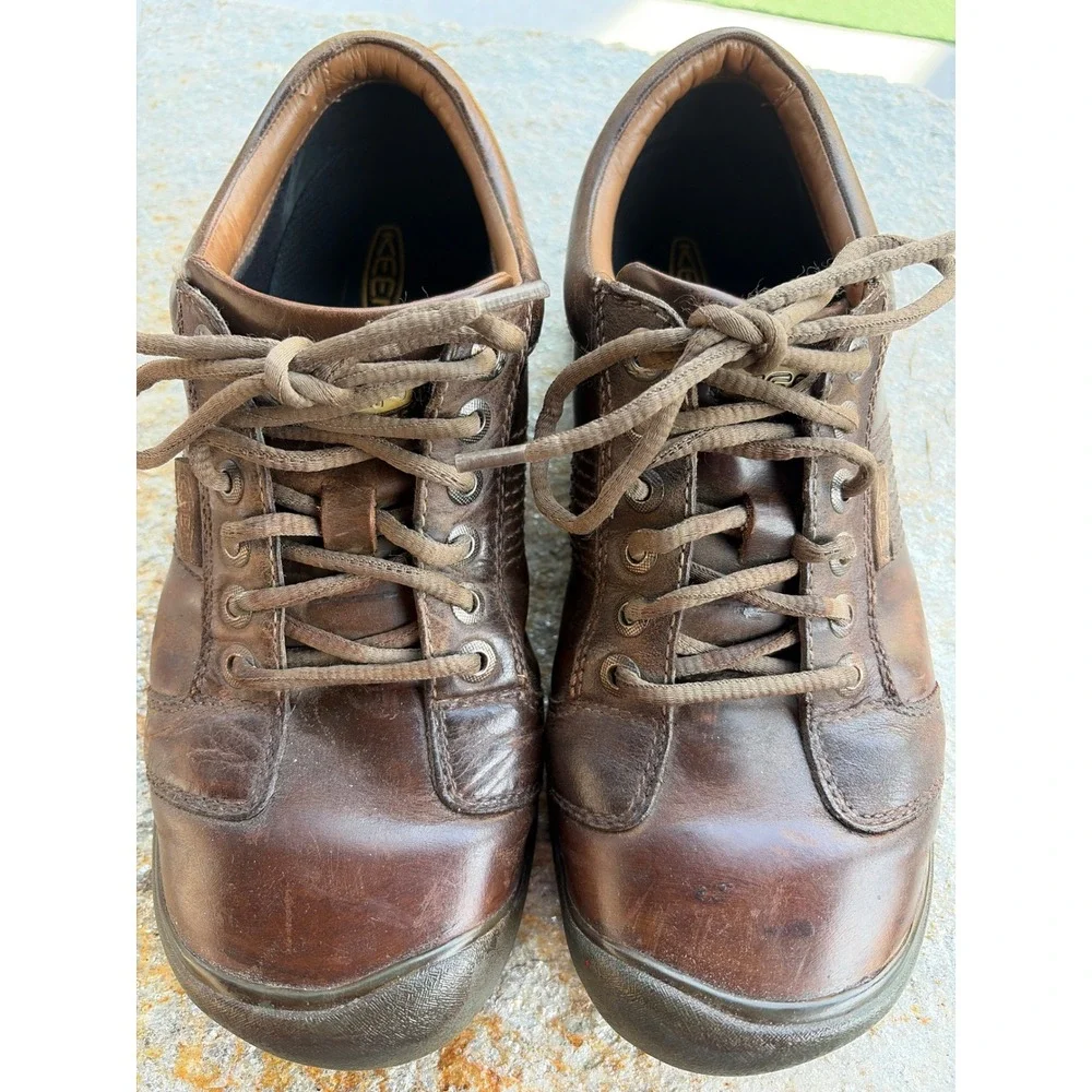 KEEN Presidio Mens 9.5 Wide Brown Leather Walking Shoes Low Top Oxfords